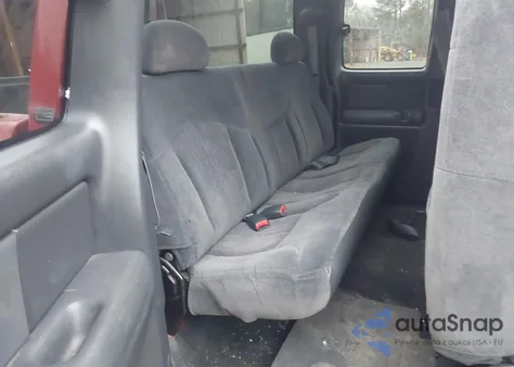 2000 Chevrolet Silverado 1500 Ls from USA, damaged, VIN 1GCEC19V5YZ370224